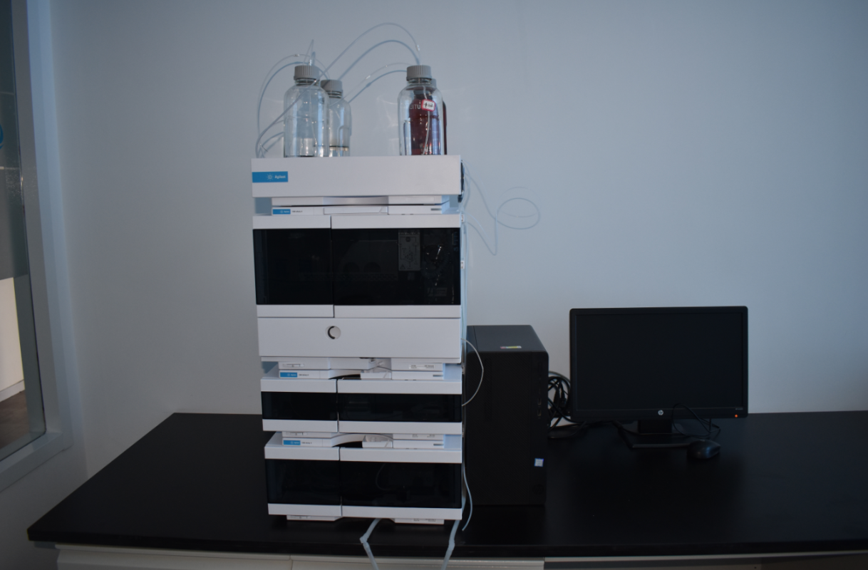 液相色谱（Agilent、型号G7111A）
