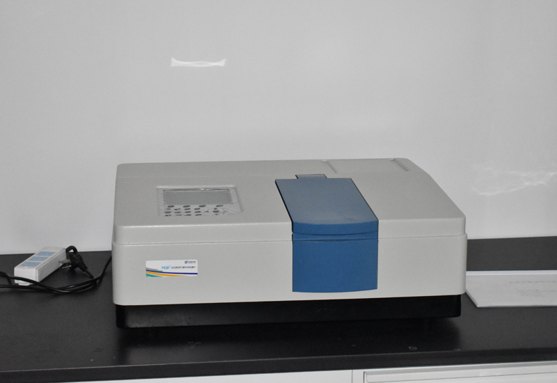 双光束紫外可见分光光度计（米青科实业、型号UV1901PC）